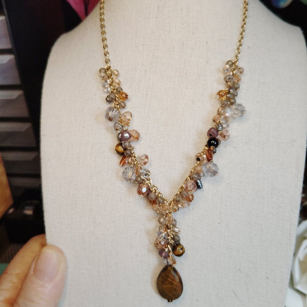 Vintage Avon Y Necklace Gold Tone Cluster Beads Teardrop Pendant 16 Inch Chain